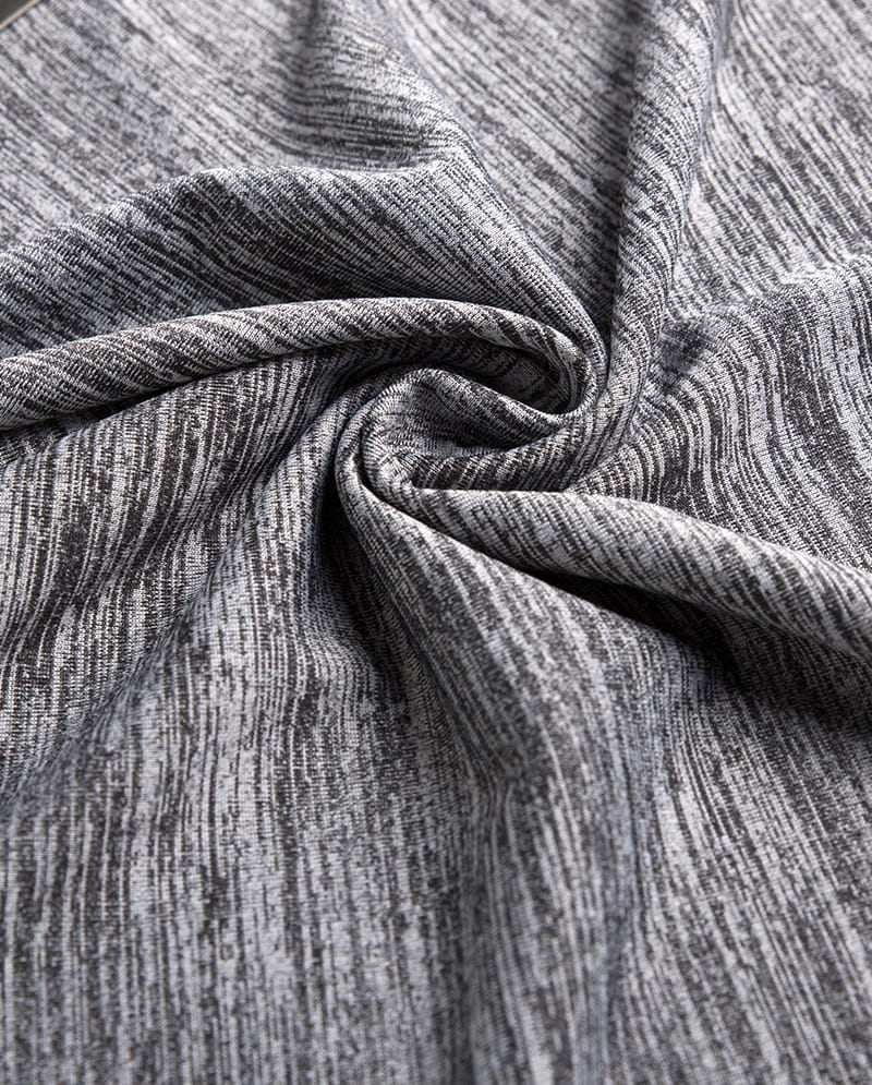 Hur påverkar vikten av stickat tyg dess användning?